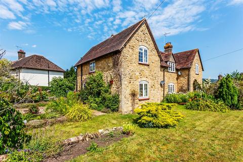 34 Beadles Lane, Oxted, RH8 9JJ