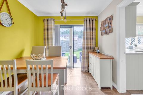 15 Cedar Walk, Featherstone, Pontefract, WF7 6JN