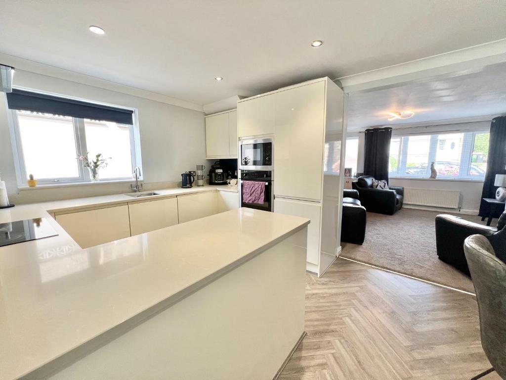 Kitchen/ dining room