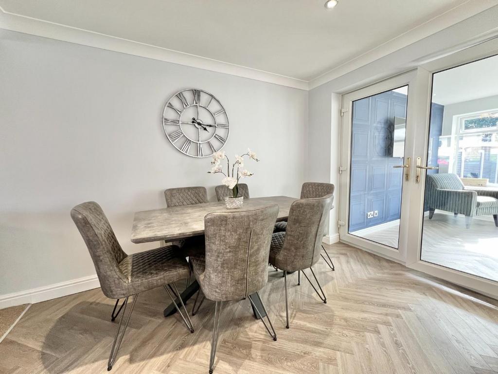 Kitchen/ dining room