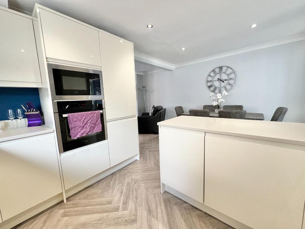 Kitchen/ dining room