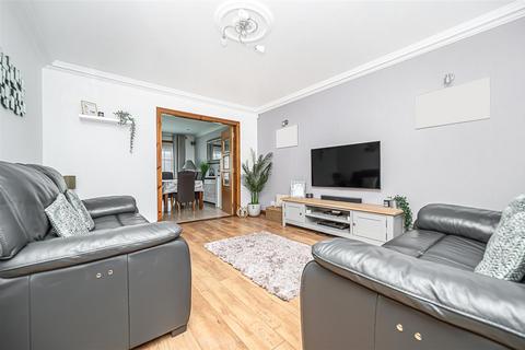 19 Blair Grove, Blairhall, Dunfermline, KY12 9LG
