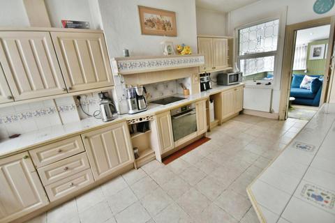 3 Bodhyfryd, Flint, CH6 5BE