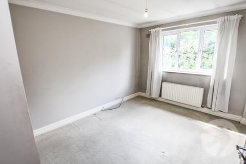 5 High Point, London, SE9 3PA
