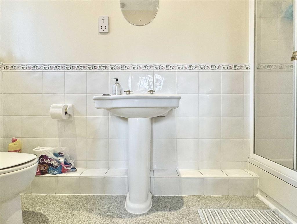 En-Suite Cont..jpg