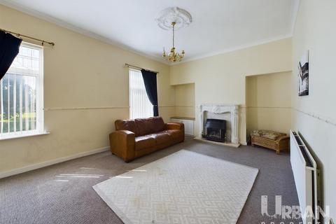 3 bedroom flat for sale, Holderness Road, Kingston Upon Hull