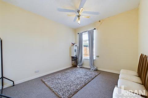 3 bedroom flat for sale, Holderness Road, Kingston Upon Hull