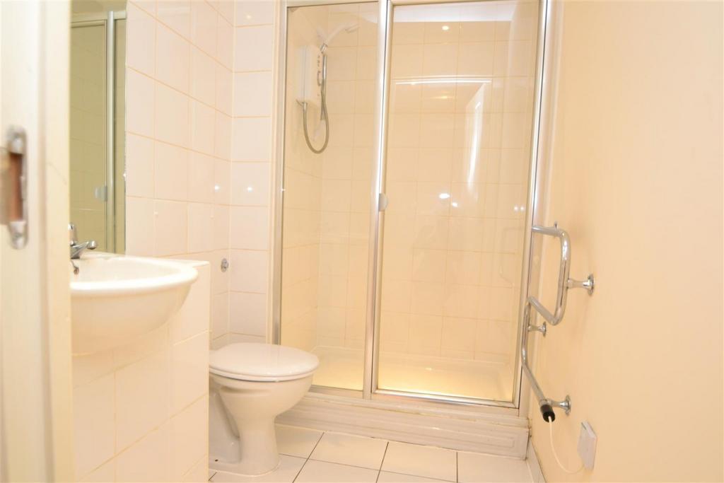 Apartment in Leeds - View 5