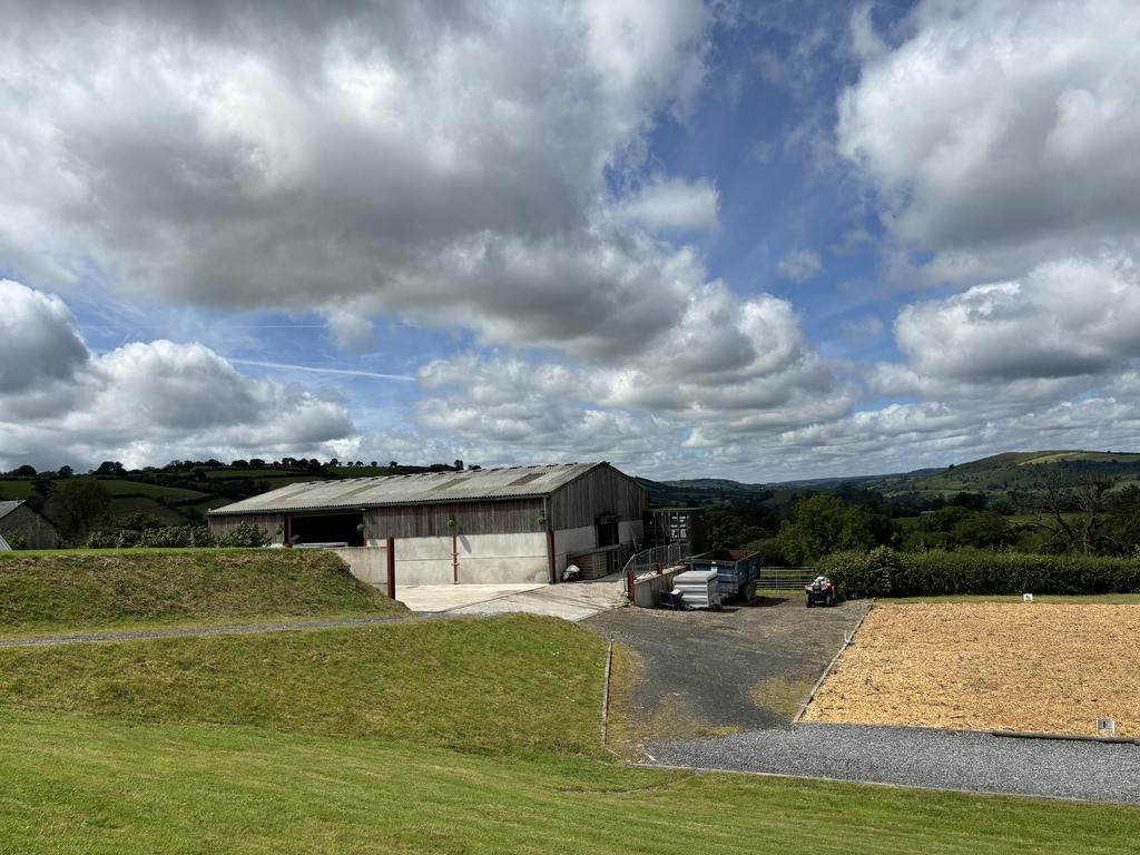 Stable barn (second image)