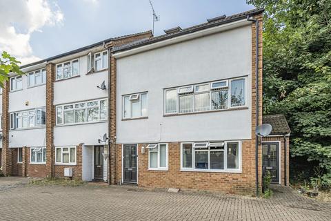 1c, Fiveways Wolf Lane, Windsor, SL4 4HR