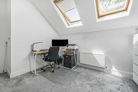 1c, Fiveways Wolf Lane, Windsor, SL4 4HR