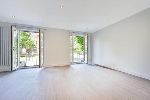 5 bedroom end of terrace house to rent, Newstead Way, London