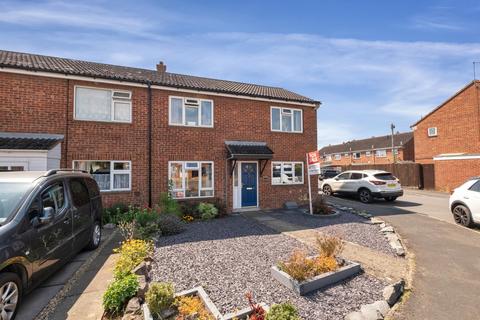 3 bedroom end of terrace house for sale, Nairn Road, Stamford, PE9