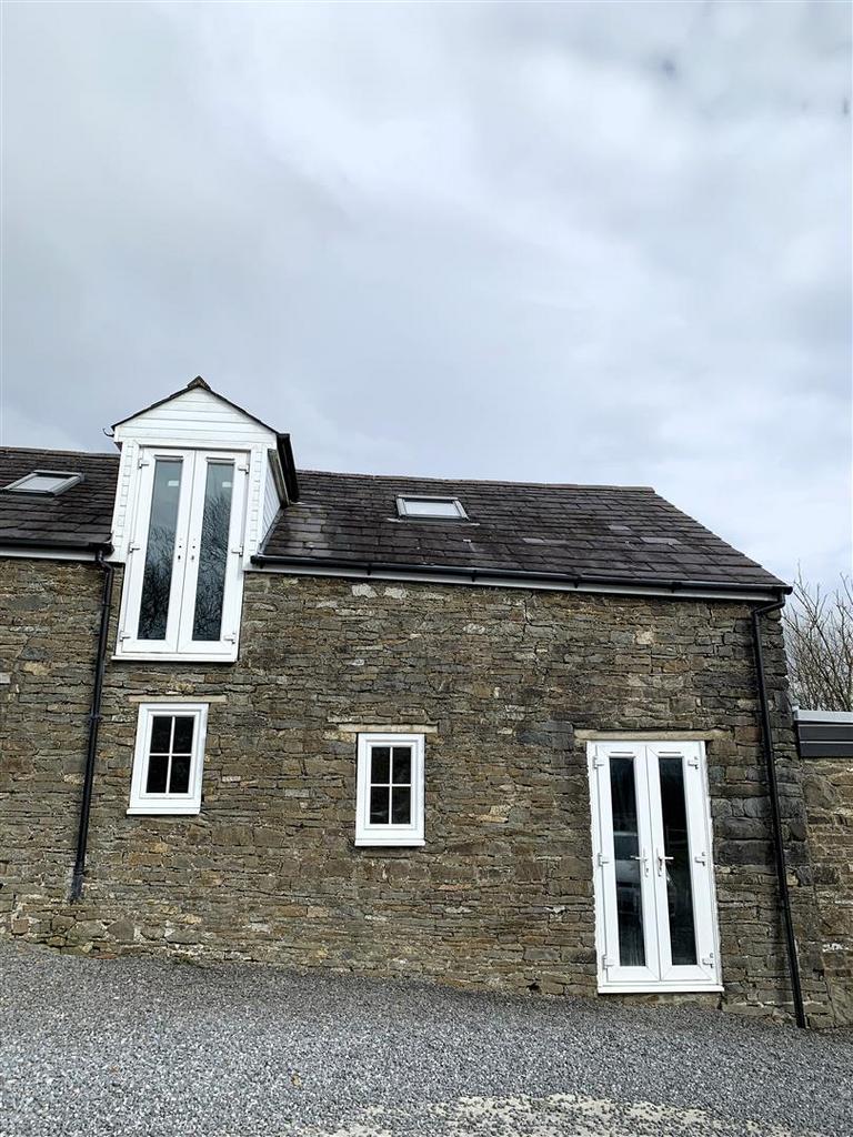 Adjoining cottage