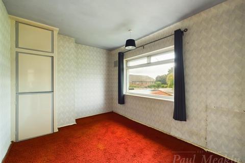 42 Overbury Crescent, New Addington, Croydon, CR0 0LN