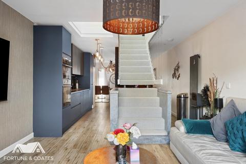 8 Brickcroft Hoppit, Newhall, Harlow, CM17 9FJ