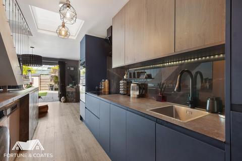 8 Brickcroft Hoppit, Newhall, Harlow, CM17 9FJ
