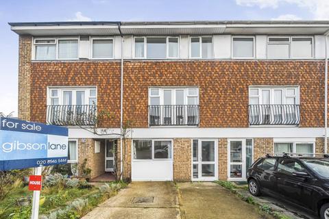 30 Earle Gardens, Kingston Upon Thames, KT2 5TB