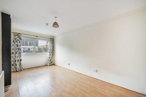 30 Earle Gardens, Kingston Upon Thames, KT2 5TB