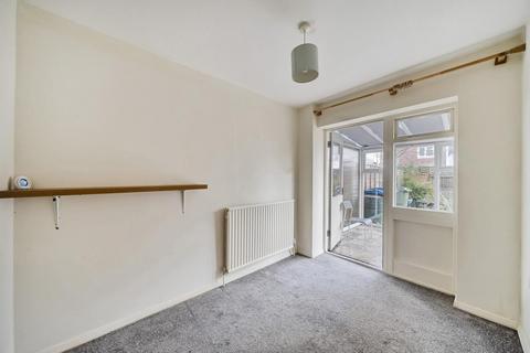 30 Earle Gardens, Kingston Upon Thames, KT2 5TB