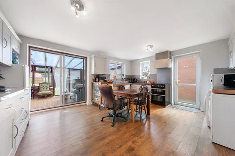 10 Bramley Close, Ledbury, HR8 2XP