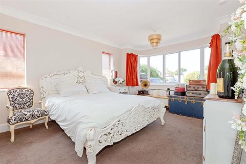 17 Beachside Close, Goring By Sea, Worthing, BN12 4JQ