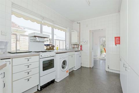 17 Beachside Close, Goring By Sea, Worthing, BN12 4JQ
