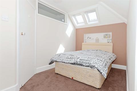 17 Beachside Close, Goring By Sea, Worthing, BN12 4JQ