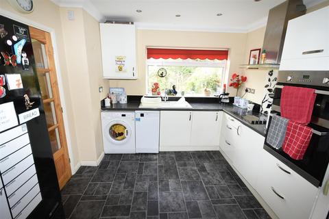 3 bedroom house for sale, Beverley Avenue, Canvey Island SS8