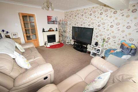 3 bedroom house for sale, Beverley Avenue, Canvey Island SS8