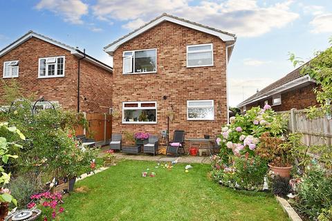 3 bedroom house for sale, Beverley Avenue, Canvey Island SS8