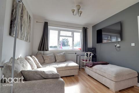 4 bedroom semi-detached house for sale, Dewsbury Road, Luton