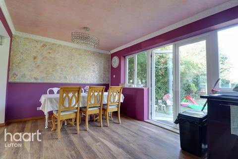 4 bedroom semi-detached house for sale, Dewsbury Road, Luton