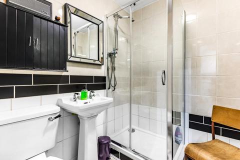 4 Ambleside Walk, Uxbridge, UB8 1XE