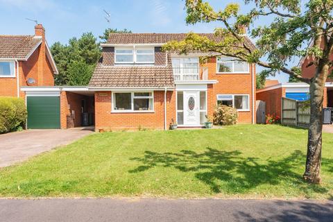 Two Trees Meadow Drive, Hoveton, Norwich, NR12 8UN