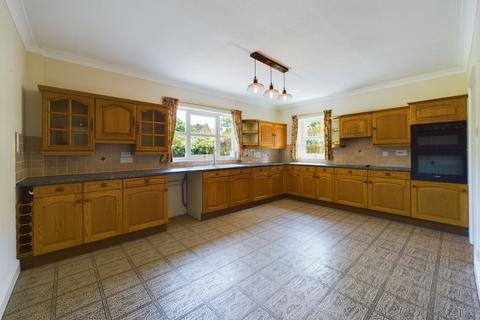 4 bedroom detached house for sale, Park Close, Whittlebury, NN12