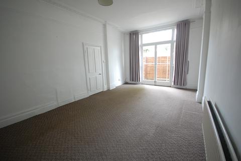 2 bedroom flat to rent, Harvard Road, London W4