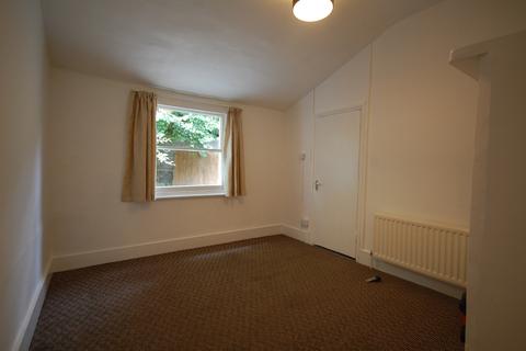 2 bedroom flat to rent, Harvard Road, London W4