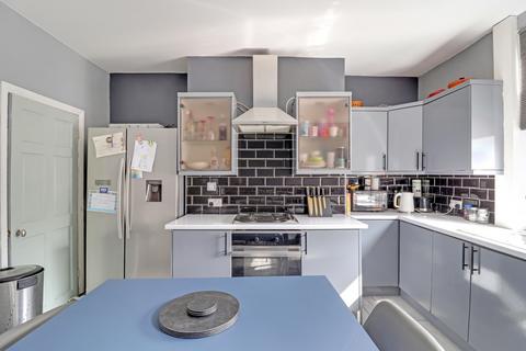 52 Coach Road, Wakefield, WF1 3EX