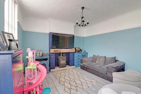 52 Coach Road, Wakefield, WF1 3EX