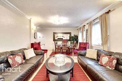 3 bedroom flat for sale, Radcliffe Way, NORTHOLT