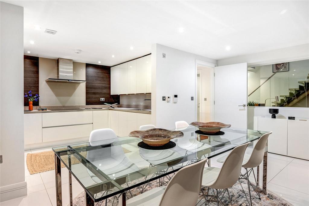 Kitchen/Dining Area