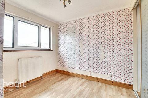 28 Pendula Drive, Hayes, UB4 9PF