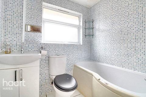28 Pendula Drive, Hayes, UB4 9PF