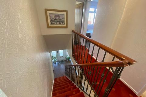 9 Irk Vale Drive, Chadderton, Oldham, OL1 2TW