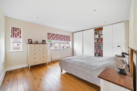 6 Sterry Drive, Thames Ditton, KT7 0YN