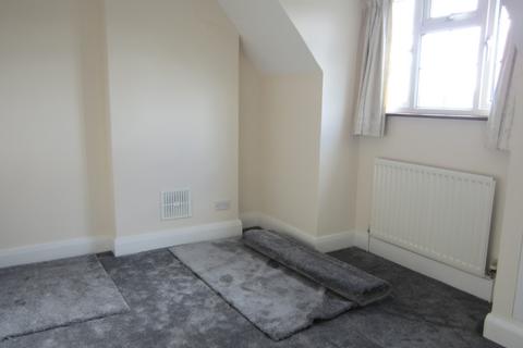 3 bedroom flat to rent, Wickham Road, Croydon CR0