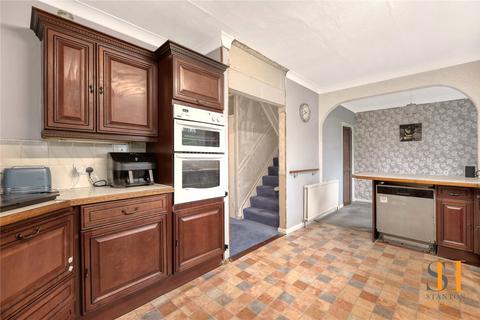 3 Cedar Close, Hutton, Brentwood, CM13 1NE