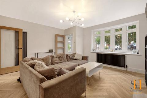 3 Cedar Close, Hutton, Brentwood, CM13 1NE