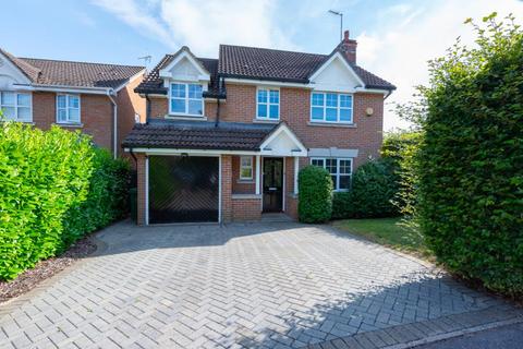 4 bedroom detached house to rent, Camberley